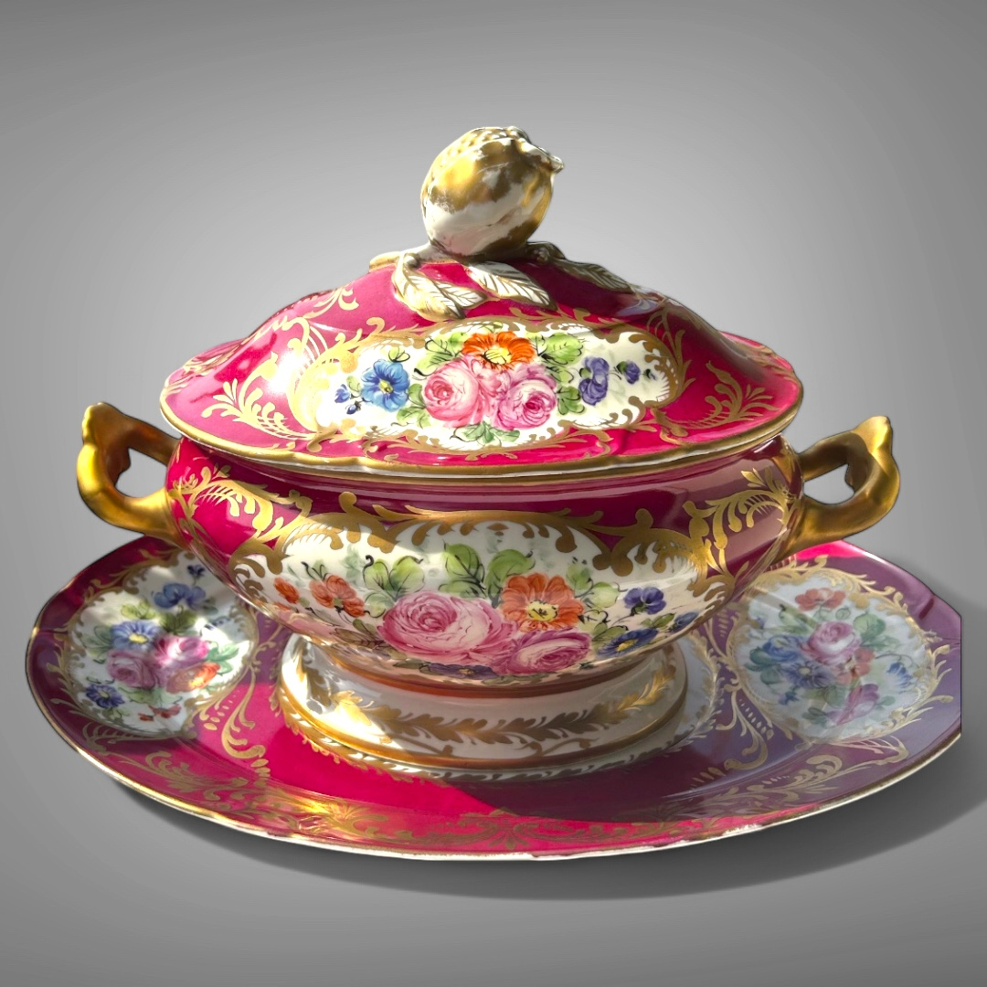 Tureens & Serving Dishes