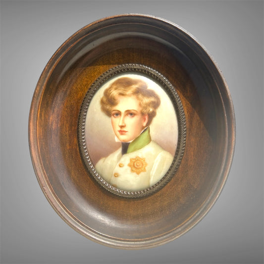 Miniature painting on porcelain of Napoleon II,
France, 19th century
Size: 14.5 × 13 cm
